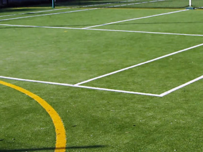 Blick auf das Restaurant über dem Pool im Villaggio Olandese