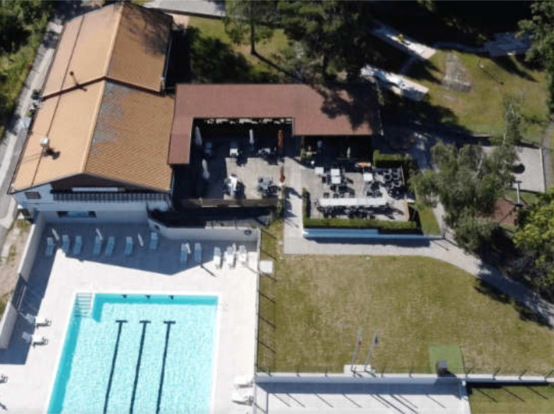 Historische Luftaufnahme des alten Freibadbereichs